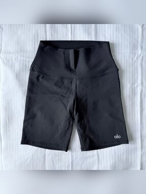 Alo Yoga Airbrush High Waist Biker Shorts Size XS Black Athletic Compression